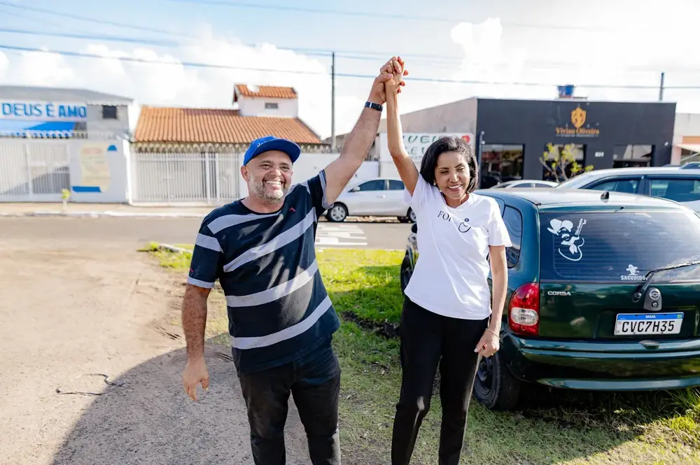 Lúcia Rosim recebendo homenagem